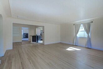 1333 Chestnut St in Redding, CA - Building Photo - Building Photo