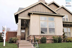 16629 NW Rossetta St in Portland, OR - Building Photo