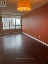 8 Rean Dr in Toronto, ON - Building Photo - Building Photo