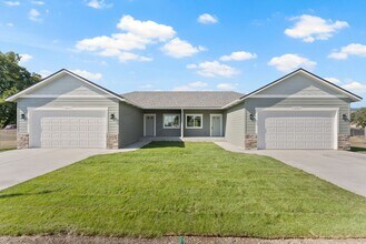 13805 E Rich Ave in Spokane Valley, WA - Building Photo - Building Photo