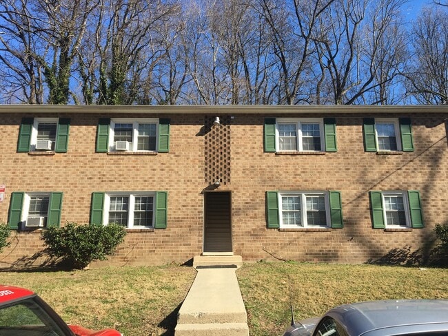 property at 1821 Boulevard St