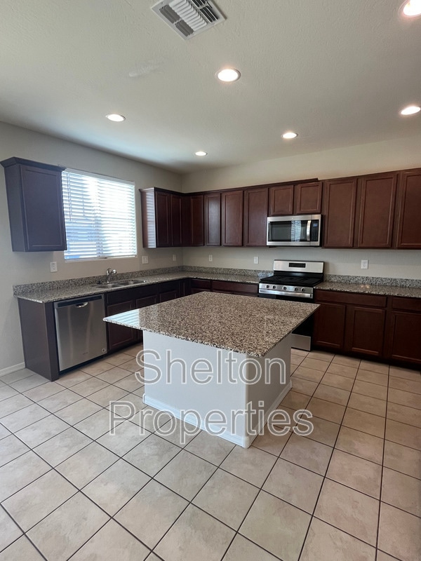 10817 W San Juan Ave in Phoenix, AZ - Building Photo - Building Photo