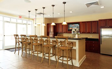 Meadowood in Norfolk, VA - Foto de edificio - Interior Photo