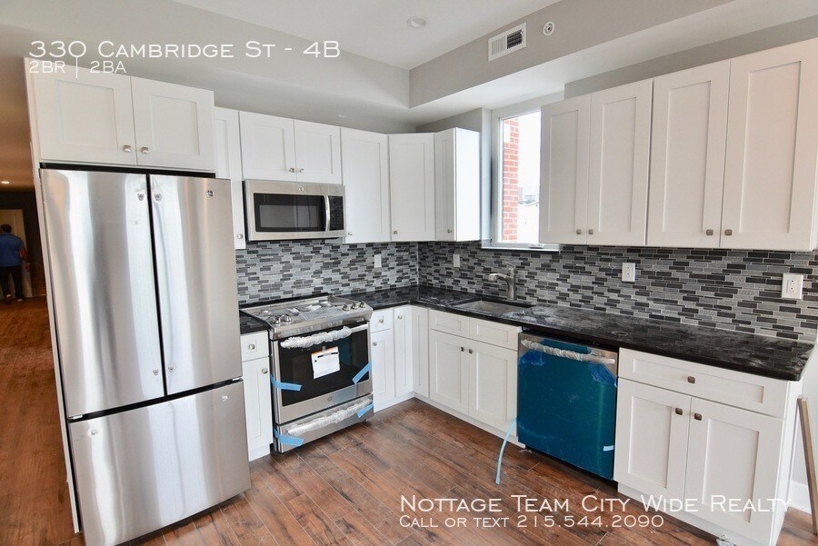 330 Cambridge St-Unit -4B in Philadelphia, PA - Foto de edificio