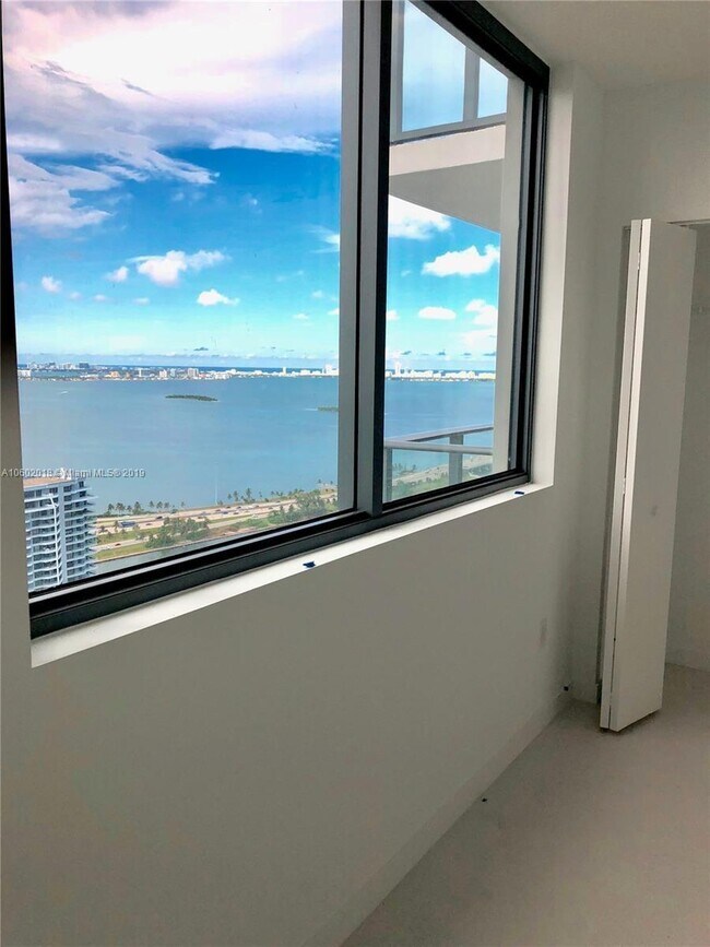 501 NE 31st St, Unit 3901 in Miami, FL - Building Photo - Building Photo