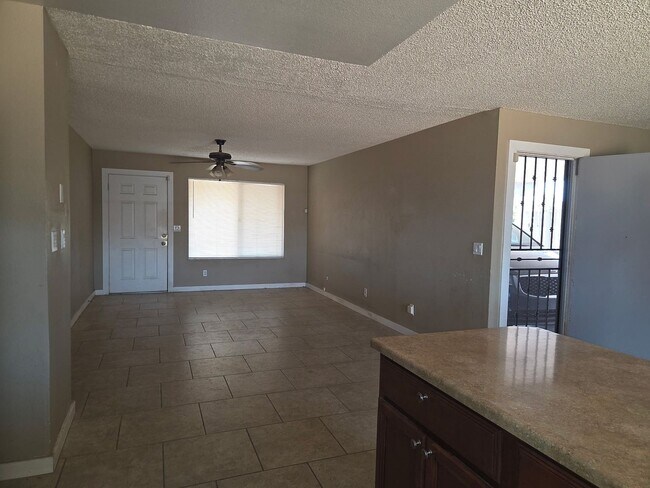property at 804 W Colgate Dr