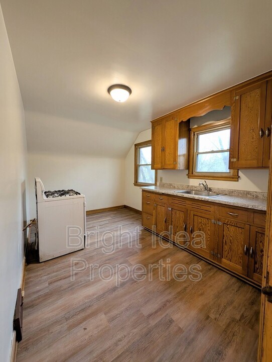 81 Winona St E in St. Paul, MN - Building Photo