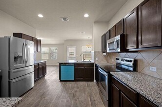 144 Sulphur River Lp in Hutto, TX - Building Photo - Building Photo