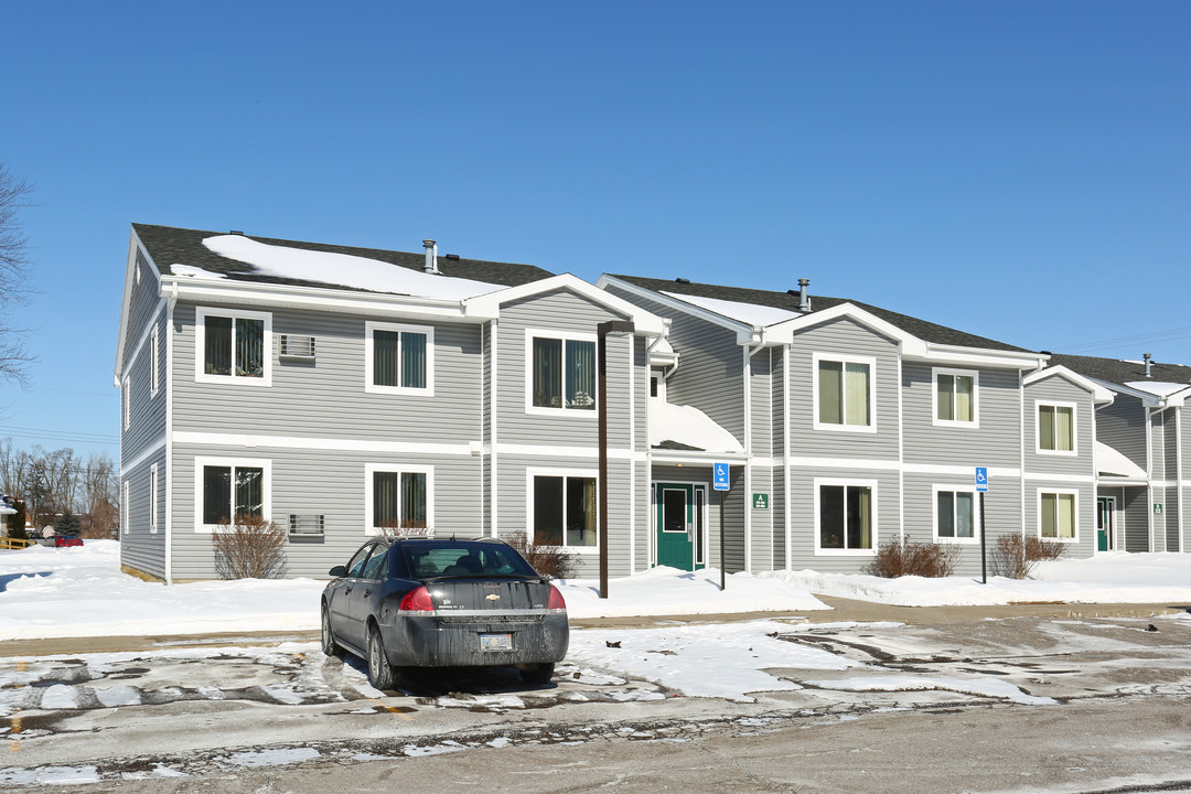 CENTER PARK APARTMENTS in Otisville, MI - Building Photo