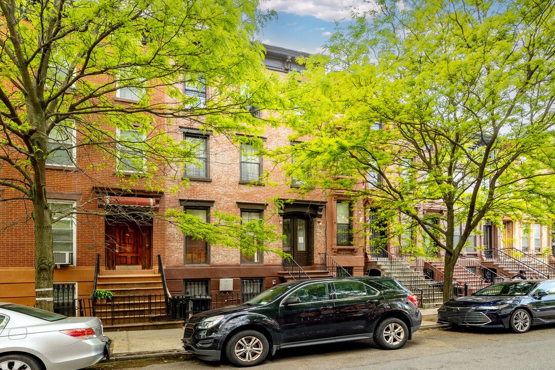 176 Herkimer Street in Brooklyn, NY - Building Photo