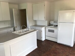8302 S Hilby Rd in Spokane, WA - Building Photo - Building Photo