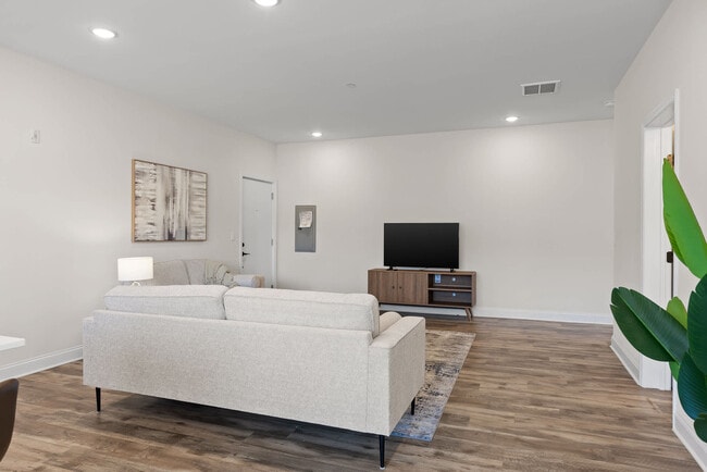 property at 2318 E Main St