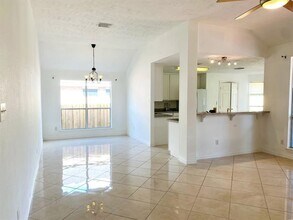 19942 Cresent Creek Dr in Katy, TX - Building Photo - Building Photo