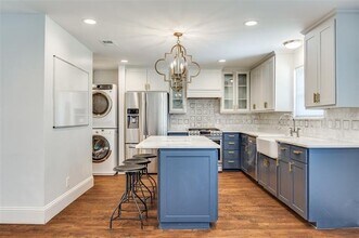 8705 Gladwood Ln in Dallas, TX - Building Photo - Building Photo