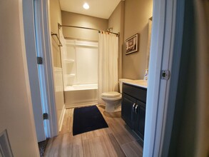 2015 Dorsey Ct in Clarksville, TN - Foto de edificio - Building Photo