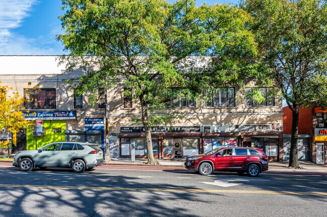 405 Utica Ave in Brooklyn, NY - Foto de edificio - Building Photo