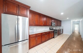 22 Linden Ave in Jersey City, NJ - Building Photo - Building Photo