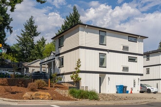 Magnolia 36 in Salem, OR - Foto de edificio - Building Photo