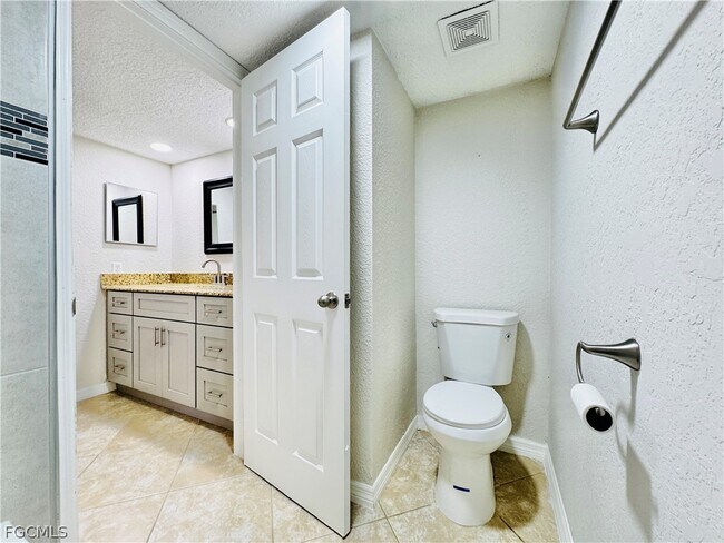 property at 5205 Cedarbend Dr