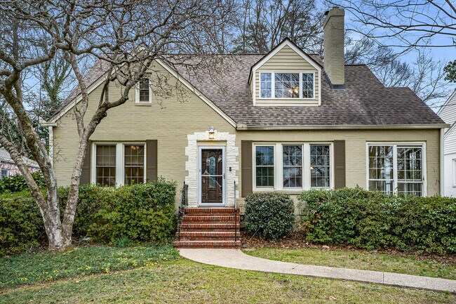 property at 2918 N Hills Dr NE