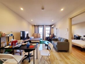 65-38 Austin St in Queens, NY - Building Photo - Building Photo