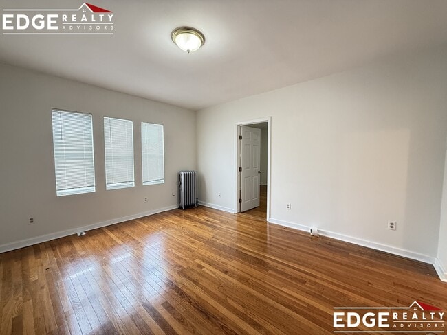 6 Pama Gardens, Unit 3 in Boston, MA - Foto de edificio - Building Photo