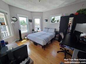 83 Newbury St, Unit 3 in Somerville, MA - Foto de edificio - Building Photo