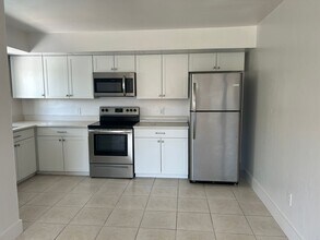 4708 SE 5th Pl, Unit 4708 SE 5th Pl #204 in Cape Coral, FL - Foto de edificio - Building Photo