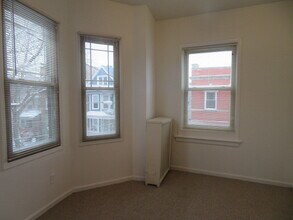 1552 W Highland Ave in Chicago, IL - Building Photo - Building Photo