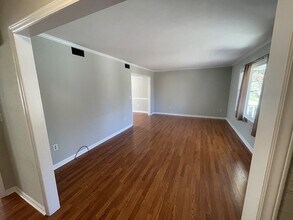 6160 Timberlane Terrace in Hickory, NC - Building Photo - Building Photo
