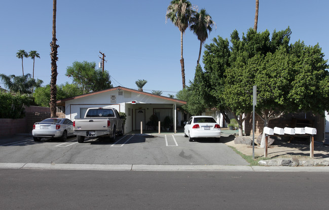 350 E Chuckwalla Rd in Palm Springs, CA - Building Photo - Building Photo