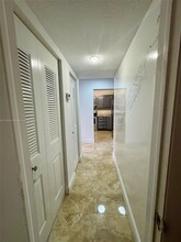 8400 Lagos De Campo Blvd in Tamarac, FL - Building Photo - Building Photo