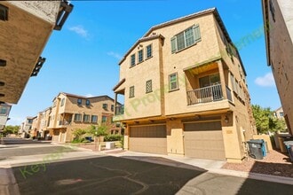 1714 E Bridgeport Pkwy in Gilbert, AZ - Building Photo - Building Photo