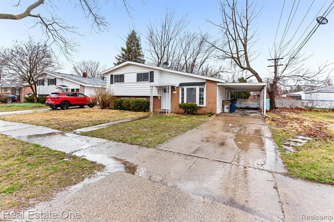 30450 Avondale St in Westland, MI - Building Photo - Building Photo