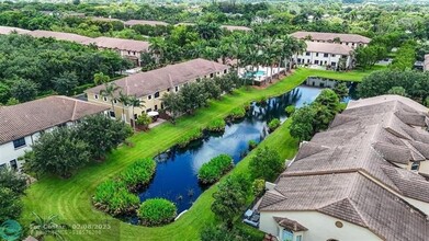 12390 E Village Cir in Davie, FL - Foto de edificio - Building Photo