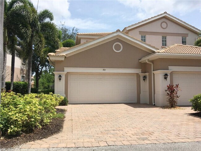 9120 Spanish Moss Way-Unit -521 in Bonita Springs, FL - Foto de edificio - Building Photo