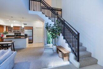 888 Douglas Rd in Coral Gables, FL - Building Photo - Building Photo