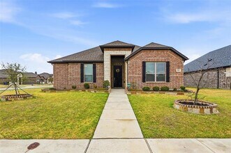 196 Lady Bird Dr in Waxahachie, TX - Building Photo - Building Photo
