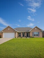 8484 Holley Hills Cir in Navarre, FL - Building Photo