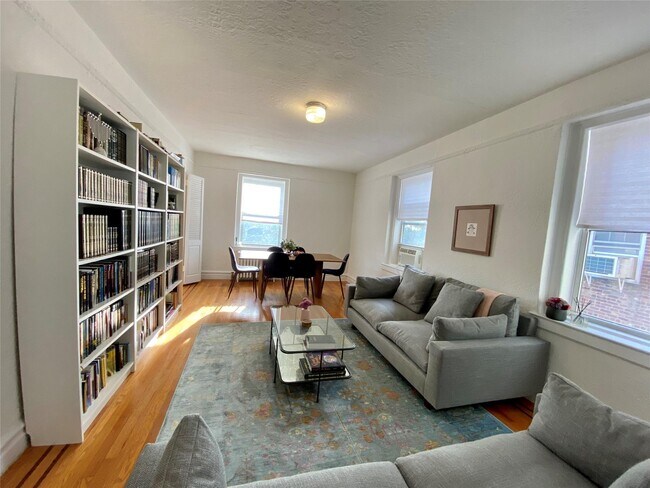 623 Central Ave in Cedarhurst, NY - Building Photo - Building Photo