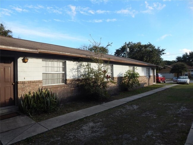 property at 1305 W Verona St