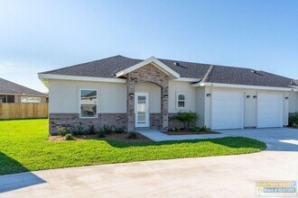 20 S Bay Hill Dr in Port Isabel, TX - Building Photo - Building Photo