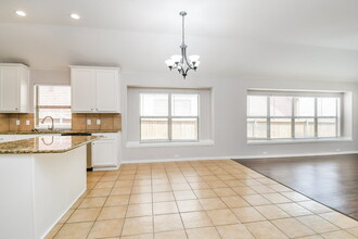 636 Brooks St in Crowley, TX - Building Photo - Building Photo