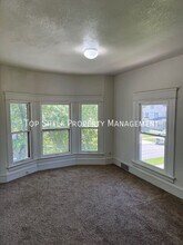 500 1st Ave W in Newton, IA - Building Photo - Building Photo