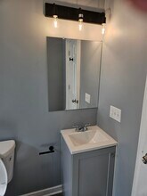 1302 W 116th St, Unit 2nd Fl in Cleveland, OH - Foto de edificio - Building Photo