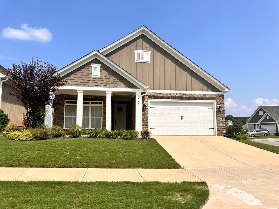 4556 Stellata Loop in Lake Norman of Catawba, NC - Building Photo