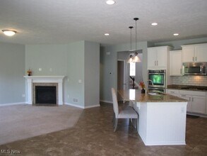4333 Bentley Dr in Copley, OH - Building Photo - Building Photo