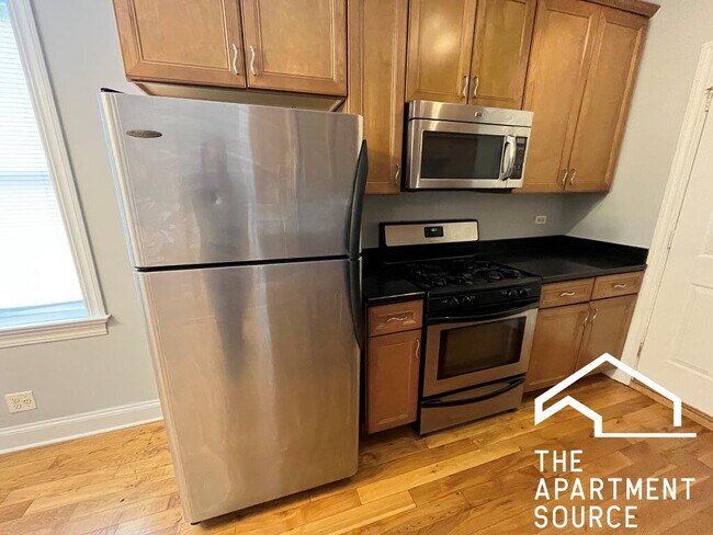 4548 W George St in Chicago, IL - Foto de edificio - Building Photo