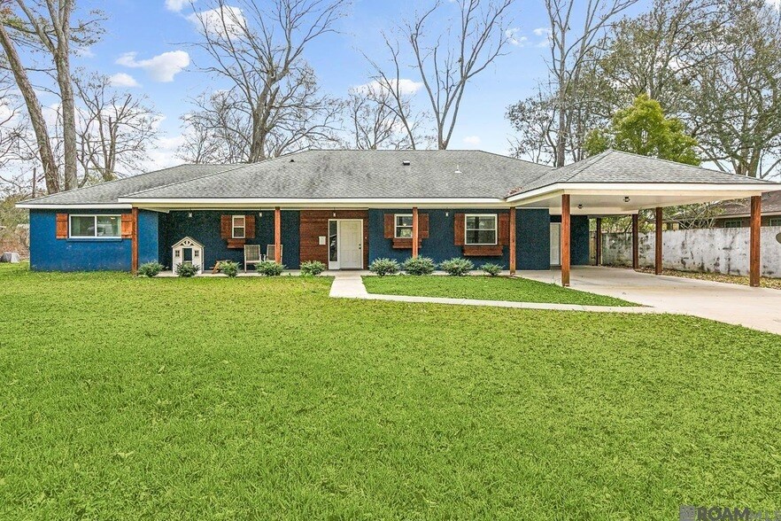 9152 Woodbine St in Baton Rouge, LA - Building Photo
