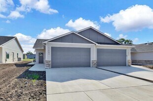 16802 W Lawson St in Goddard, KS - Building Photo